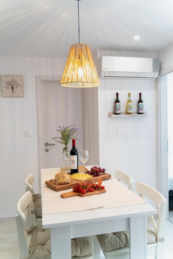 New Cozy Apartment - Center Of Old Town Омиш Экстерьер фото